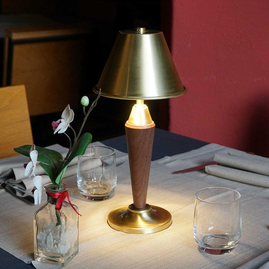 Eclairage Estro Lampes Portables | Lampe De Table Alena Os En Noyer Par Studio Sagrada