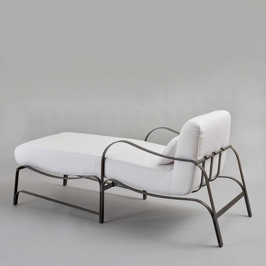 Mobilier Officina Ciani Chaises Longues Et Transats D'Exterieur | Chaise Longue Amalfi Blanche Et Grise Par Studio 63